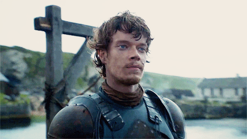 This Fan Trolled Theon With A Balls Joke & The Actor's Reply Was More Brutal Than The Dothraki
