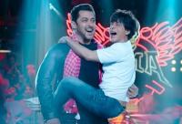 SRK-Salman Hug, Kiss And Dance In Eid Teaser Of Zero